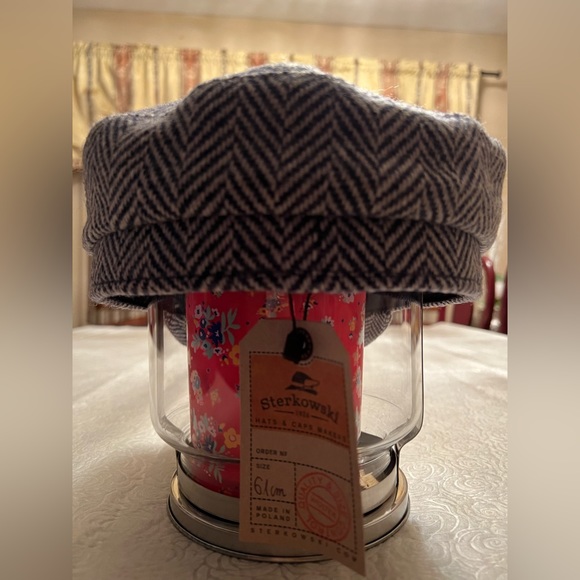 Sterkowski/ 61/ Cap - Picture 3 of 3